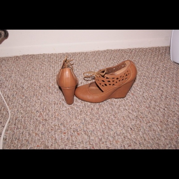 *sold on mercari*Modcloth cutout wedges - Picture 2 of 3