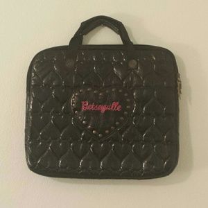 Betsy villa by Betsey Johnson lap top case