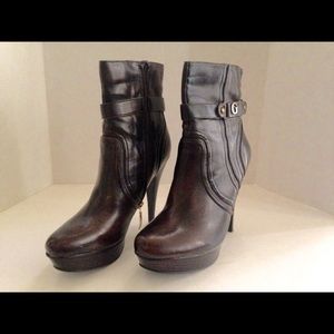 Guess brown platform boot