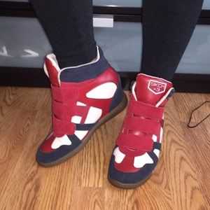 Skechers sneakers barely used.