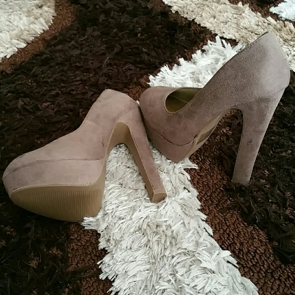 Charlotte Russe shoes - Picture 2 of 3