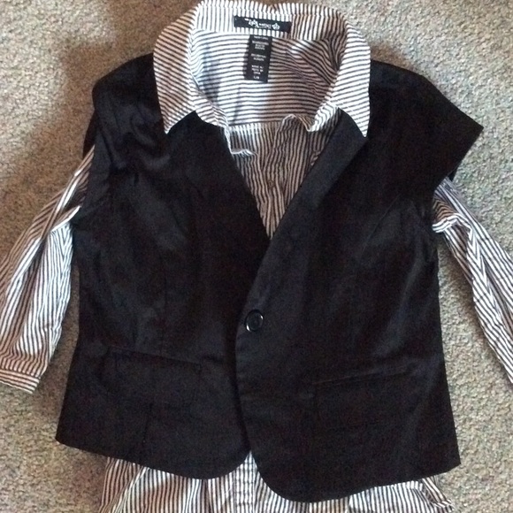 Vest - Picture 4 of 4