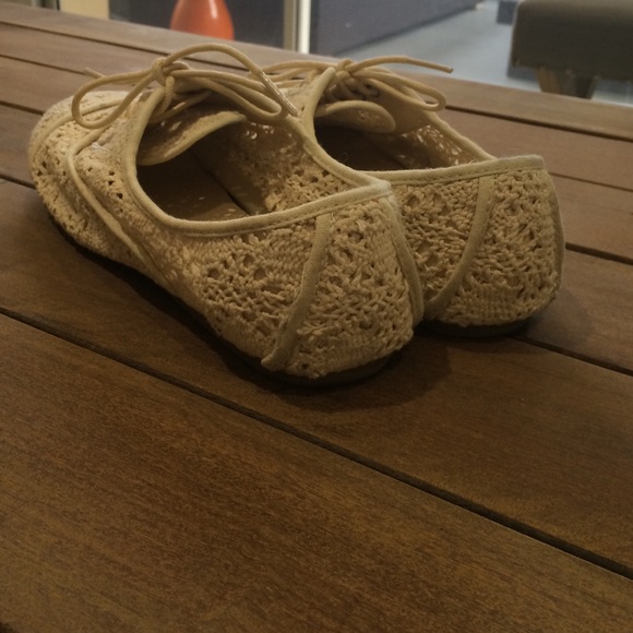 Cute shoes! Used very little - Picture 2 of 3