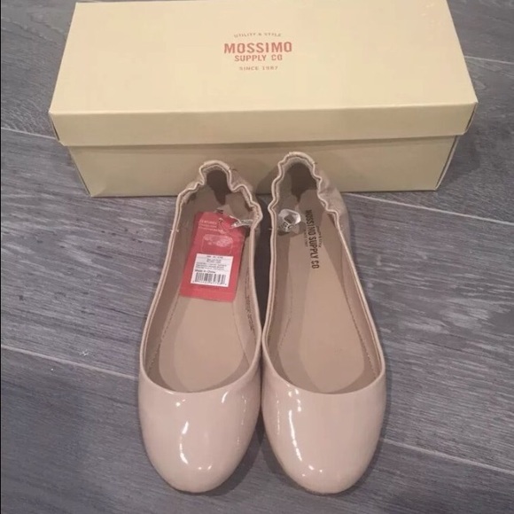 Mossimo nude ballerina flats size 6