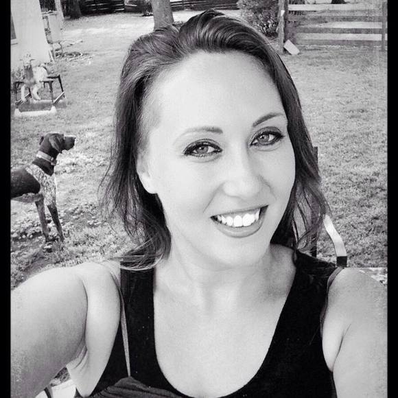 Meet your Posher, Riana