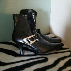 Pointy toe 2 inch boots