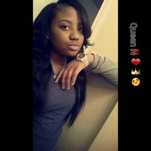 Meet your Posher, Nia