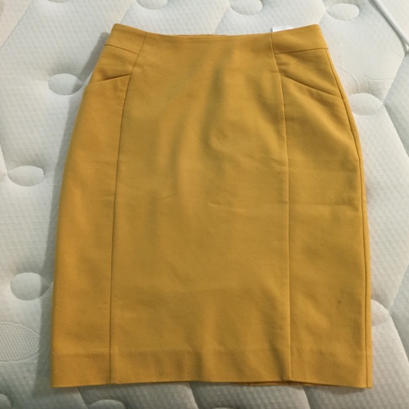 Mustard skirt
