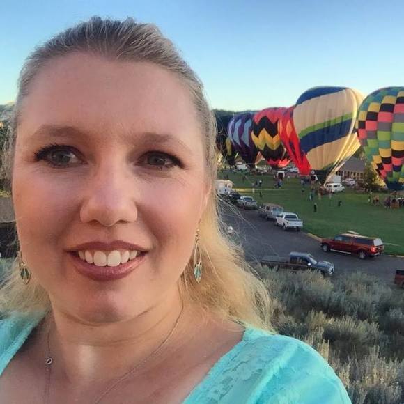 Meet your Posher, Laura - Picture 1 of 1