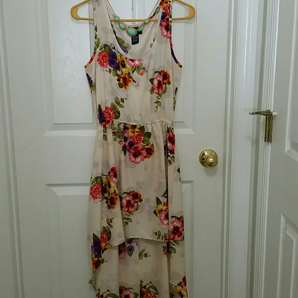 Hi-lo  dress - Picture 3 of 4