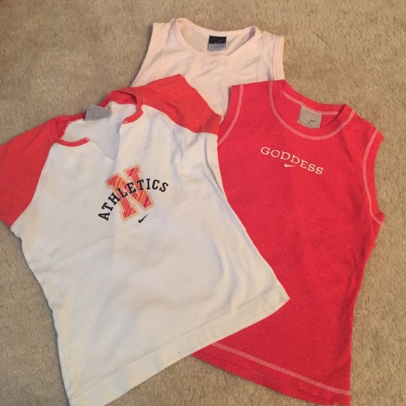 Nike sleeveless workout shirts size XS