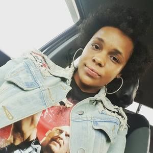 Meet your Posher, Kamya