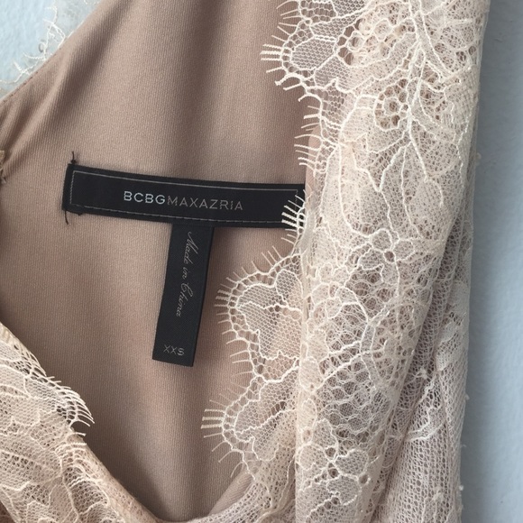 BCBGMAXAZRIA LACE VNECK DRESS, Size XXS. - Picture 3 of 4