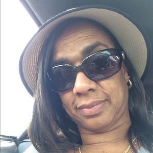 Meet your Posher, Pamela