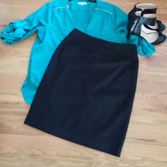 Calvin Klein Black Pencil Skirt w/Back Slit