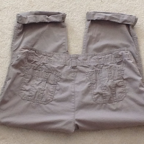 Caslon Pants - ❤️SALE❤️Gray Capris 🌿