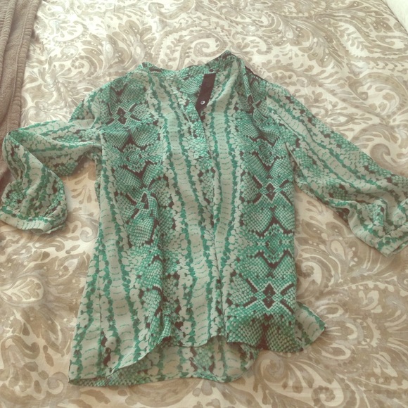 Office style blouse- donated to goodwill