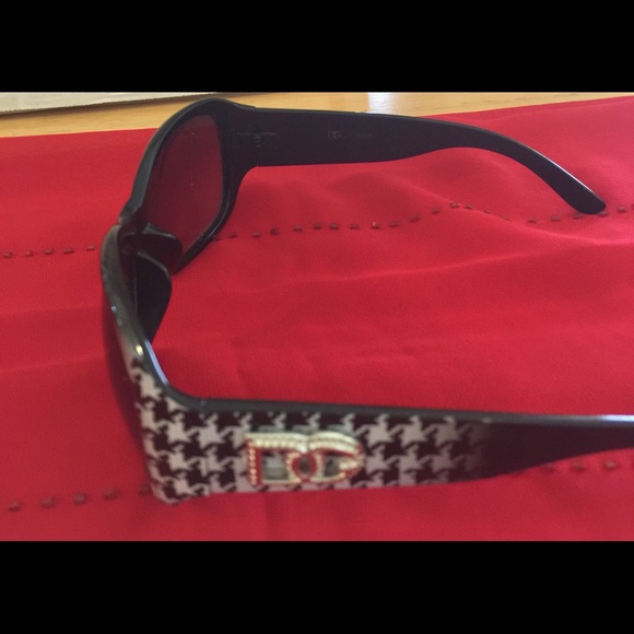 NWT ALABAMA SUNGLASSES. GREAT FIT
