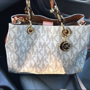Michael Kors Cynthia Vanilla medium satchel