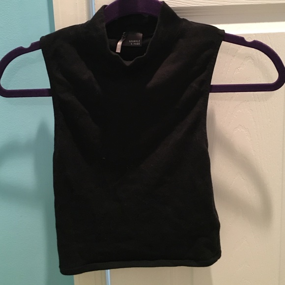 Urban Outfitters sleeveless cropped turtleneck top