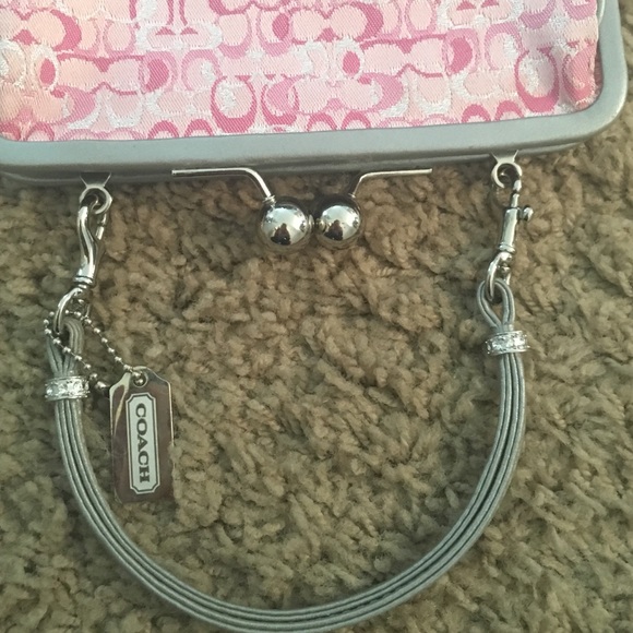 COACH Sig  pattern event mini - Picture 2 of 4