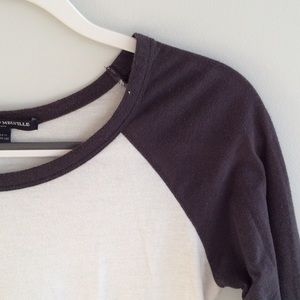 Brandy Melville- Cropped Baseball Tee