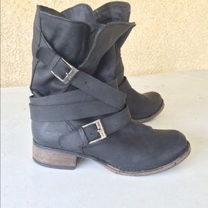 Steve Madden Brewzzer boots