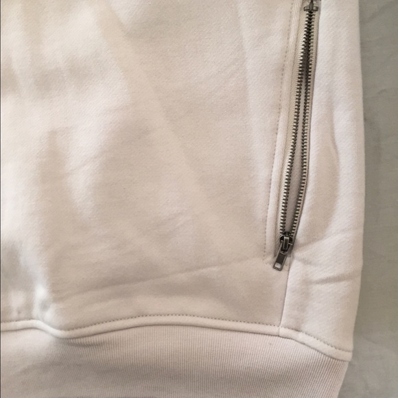 Adorable vest๐ - Picture 2 of 4