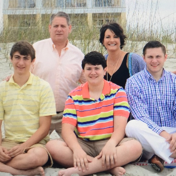 Hi! I'm Debi and welcome to my closet. - Picture 4 of 4