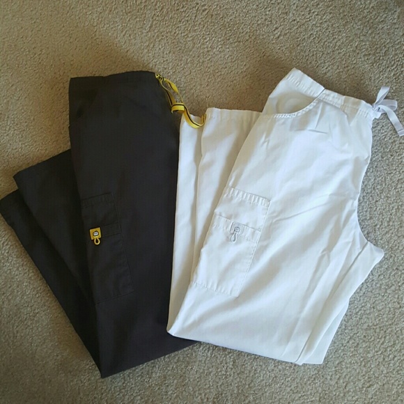 2 pairs of Wonderwink scrub pants