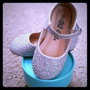 Toddler Silver studed flats