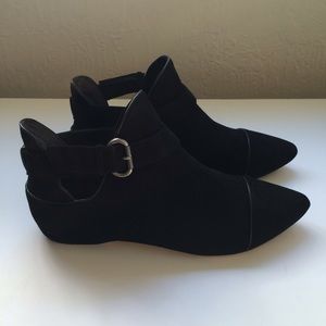 MAXSTUDIO Leon Max suede buckle booties