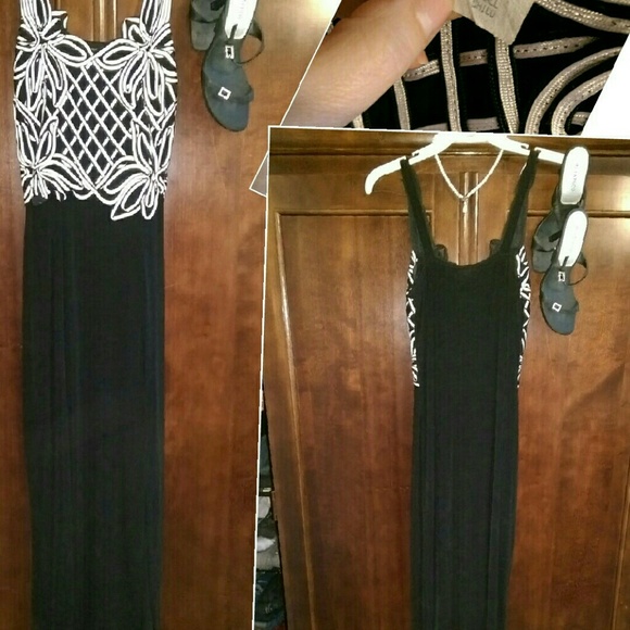 Beautiful long dress - Picture 4 of 4