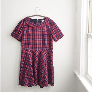 Zooey Deschanel type dress, very flattering cut.