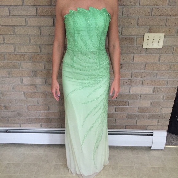 Prom Dress, green with beading - Picture 1 of 4