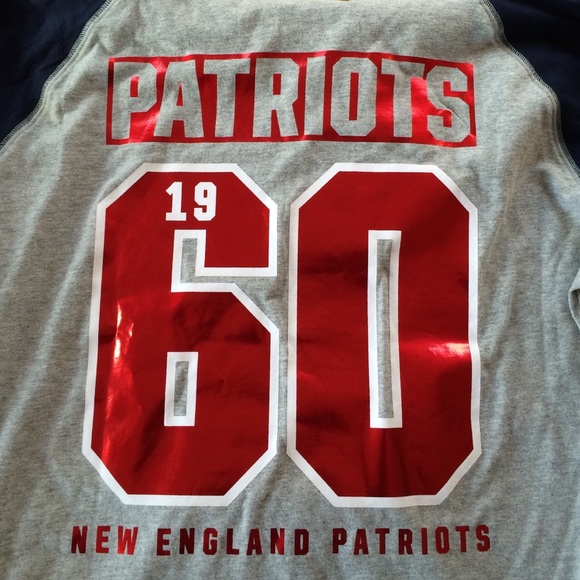 ❤️🏈LTD ED PINK NE PATRIOTS LONG SLEEVE SHIRT NWT - Picture 4 of 4