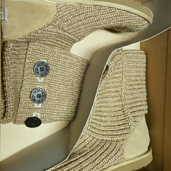 Knit Tan Uggs. Size 9. Original box