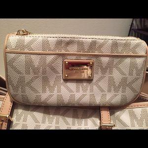 Michael kors makeup bag