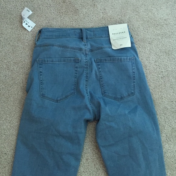 Pacsun high rise jeans, rips in the knee. - Picture 4 of 4