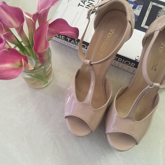 Shoedazzle Nude Patent Wedges