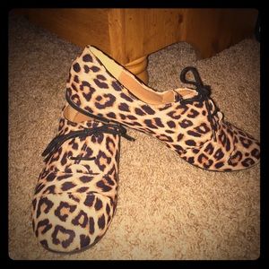 Cute leopard shoes