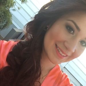 Meet your Posher, Crystal