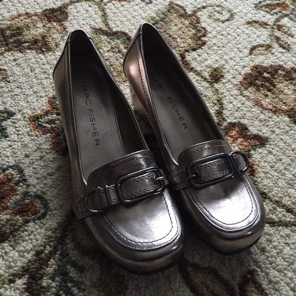 Marc Fisher Metallic wedge heels
