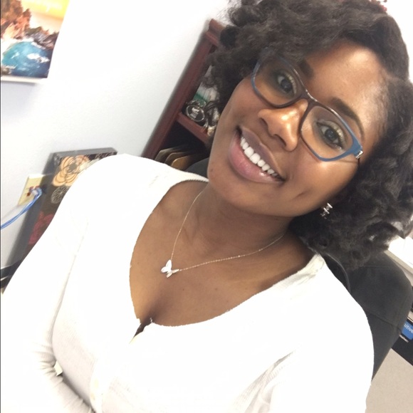 Meet your Posher, Nyla