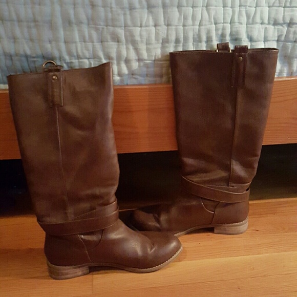 SOLD*****Urban outfitters riding boots