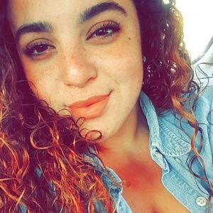 Meet your Posher, Kayla