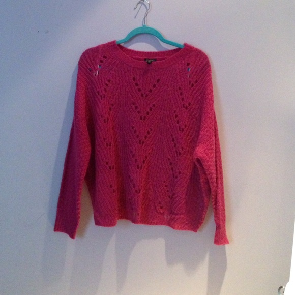 Jessica Simpson cute cozy sweater