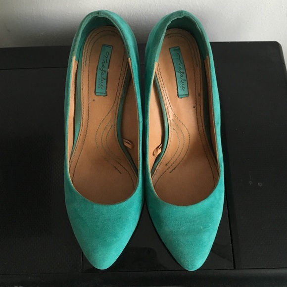 Suede teal pumps ❤️ - Picture 2 of 4