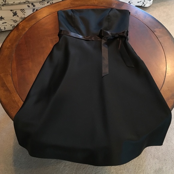 Ann Taylor black strapless cocktail dress - Picture 3 of 4