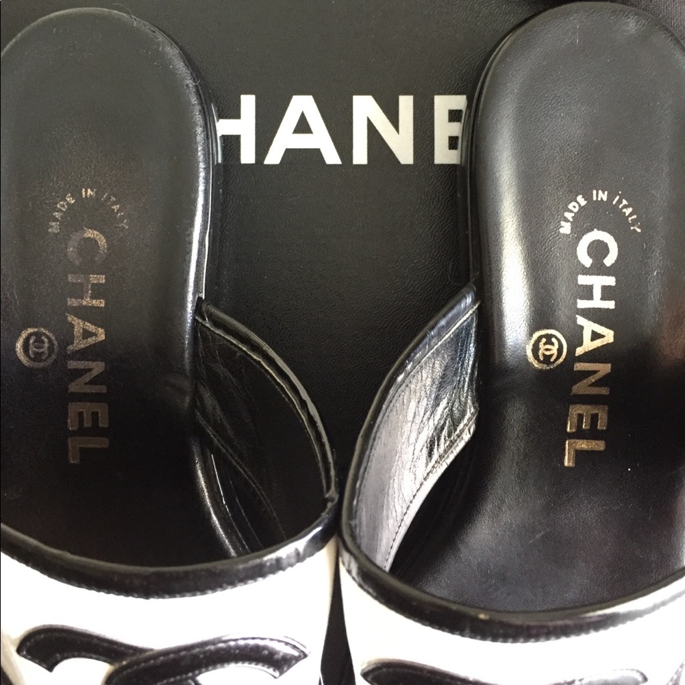 SOLD!!!! Authentic CHANEL strapped ankle heels - Picture 4 of 8